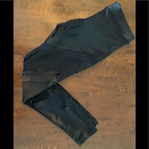 Koral - Blk Lustrous Legging w Mesh detail side Sm
